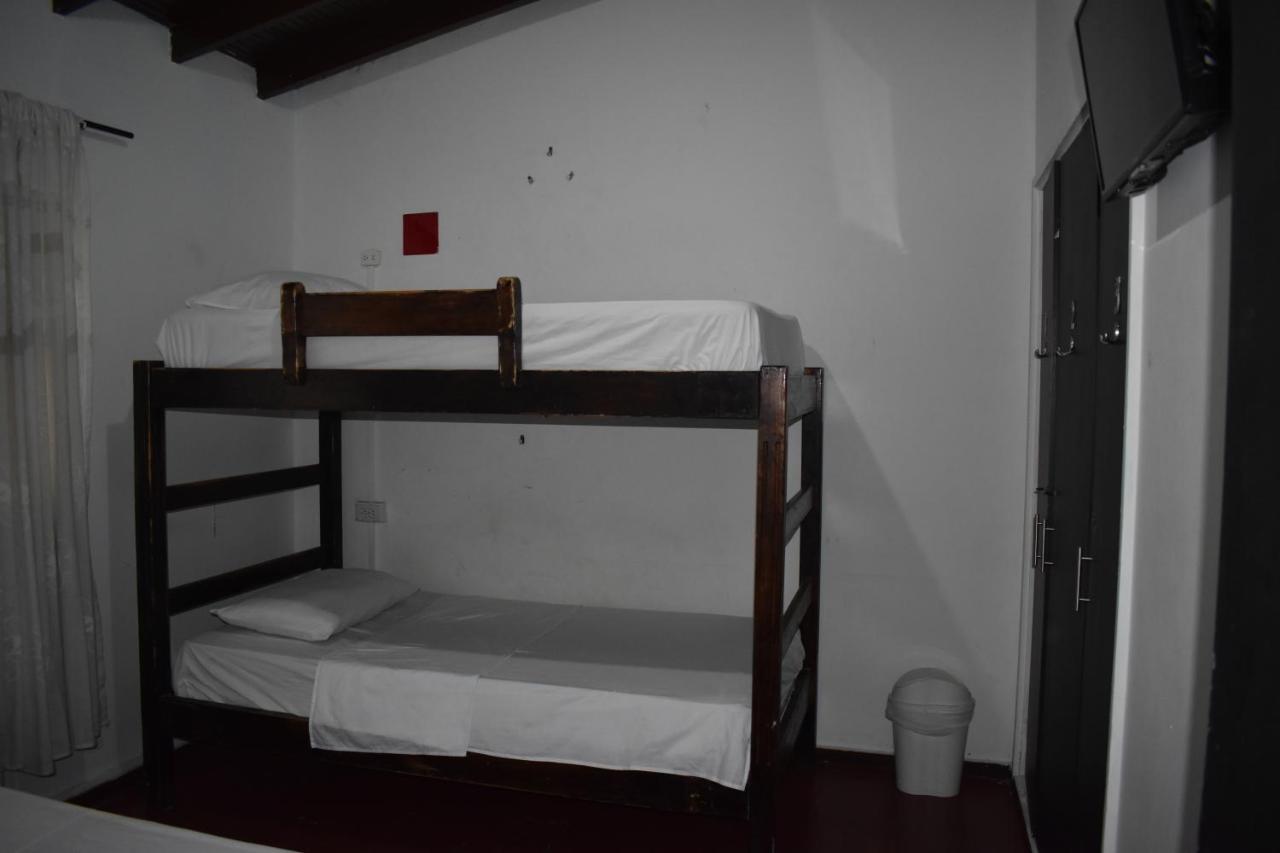 Esmed Hostel 메딜린 외부 사진