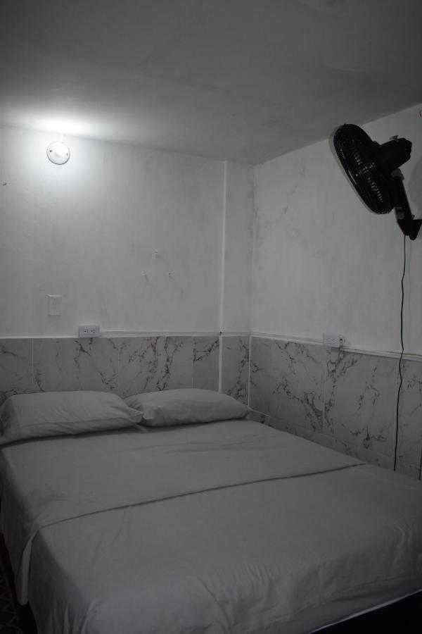 Esmed Hostel 메딜린 외부 사진