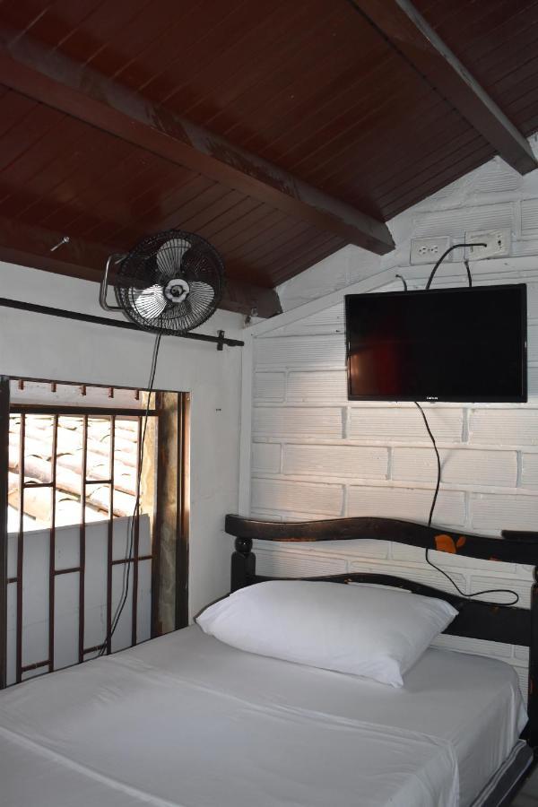 Esmed Hostel 메딜린 외부 사진